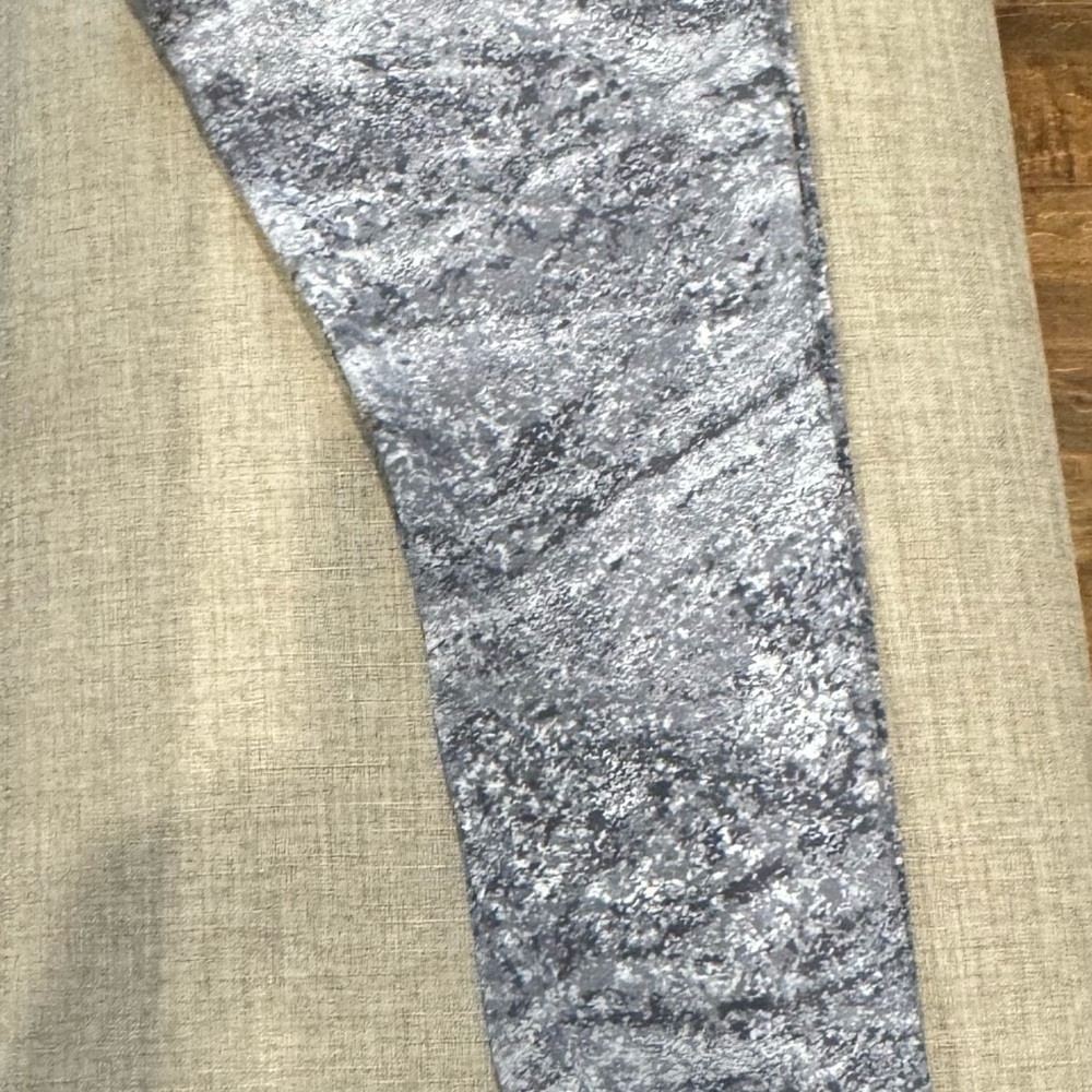 Lululemon Gray Patterned Leggings